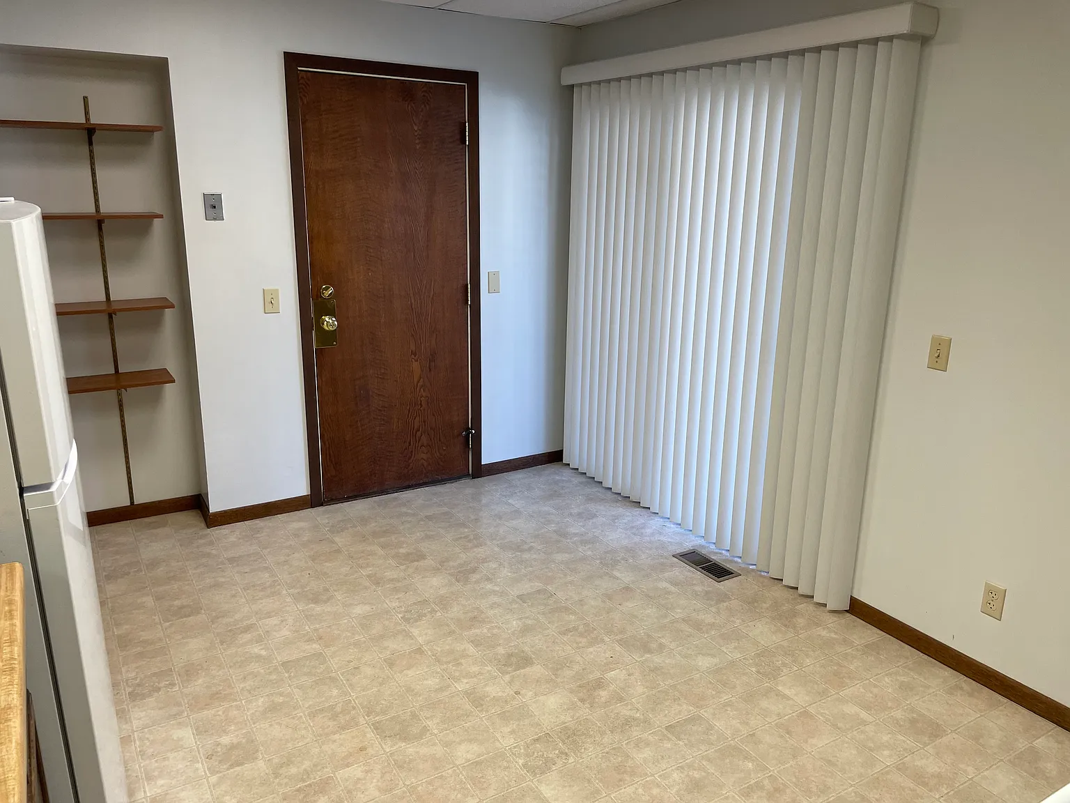 1 bed, 650 sqft, $1,100 — Photo 2