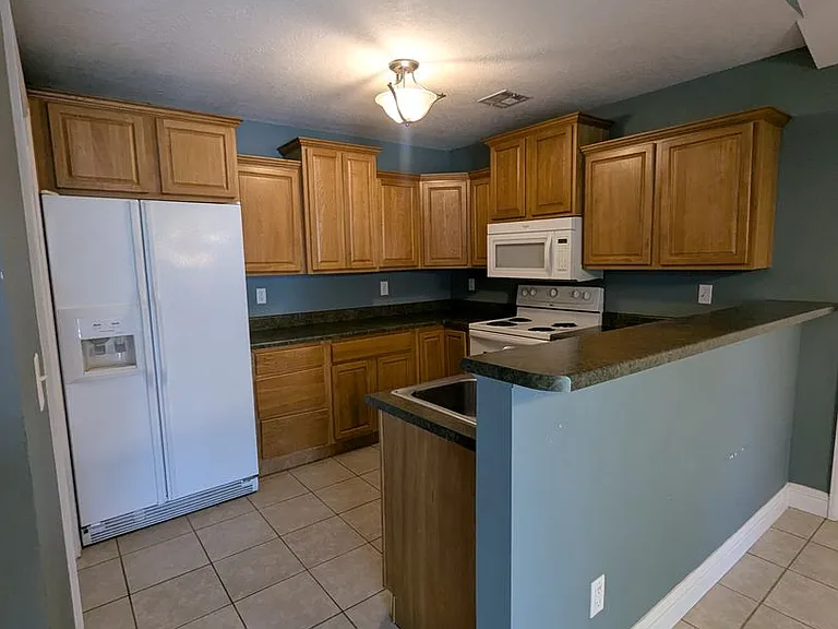 327 S Roane St — Photo 3