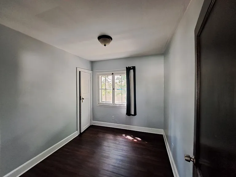 200 Park Ave #1 — Photo 15