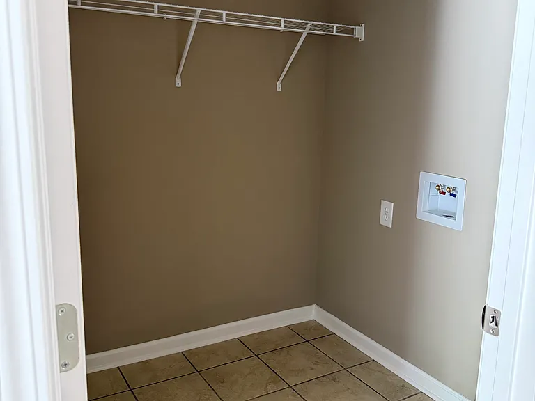 112 Looney St N #3 — Photo 8