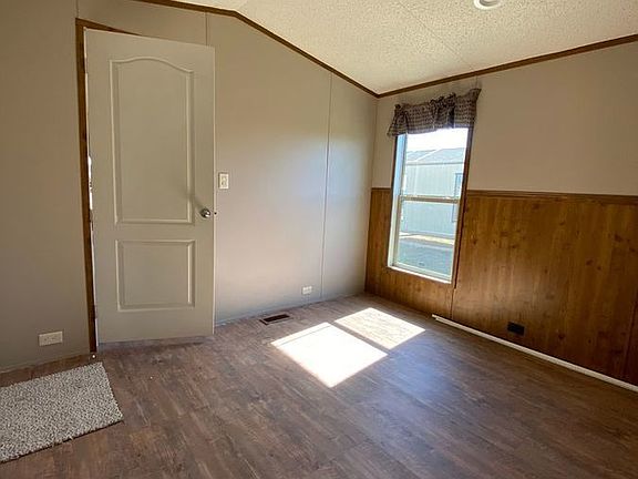 5th image of 402 Arnold Blvd #422