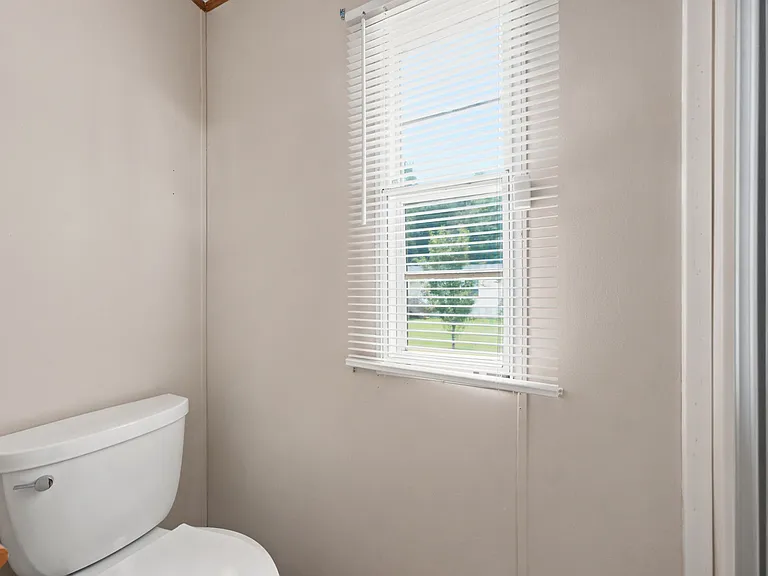 1042 Artic Loop — Photo 20