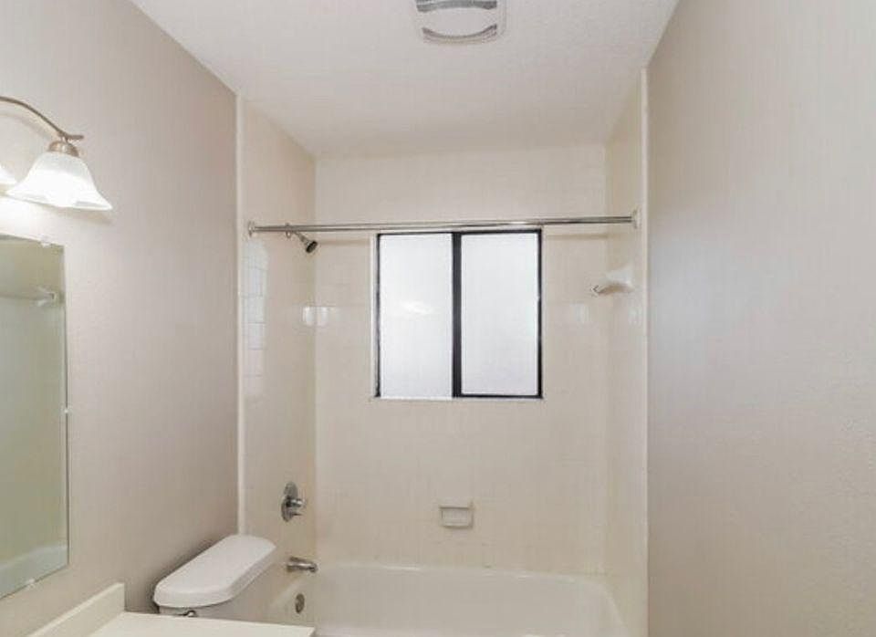 1st image of 605 Clearwater Trl