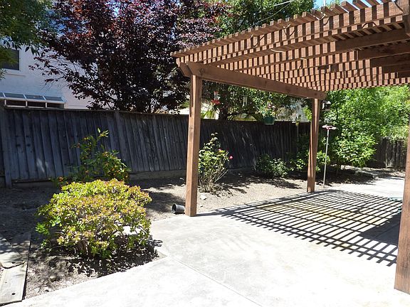 2nd image of 1557 Mission Springs Cir