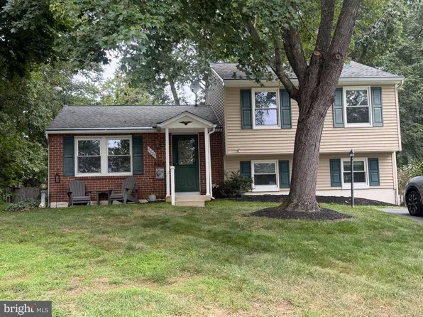 6608 Phaedra Ct, Sykesville, MD 21784