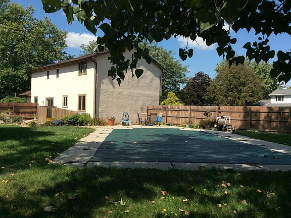 4th image of 18 Bunker Hill Ct