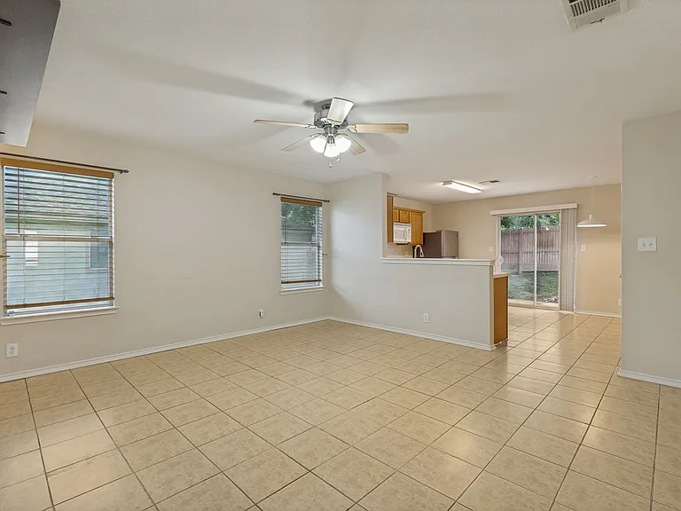 15918 Gino Park — Photo 11