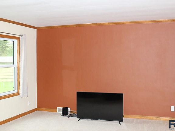4th image of 404 W Bishop St