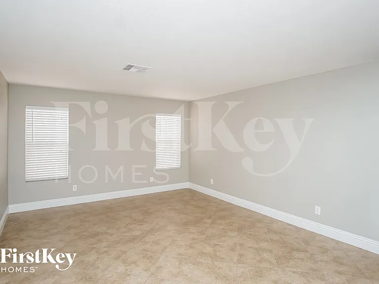 5040 Frozen Springs Ct — Photo 2