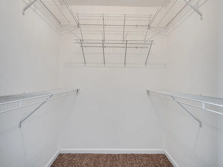 209 Shadow Glen Dr — Photo 21