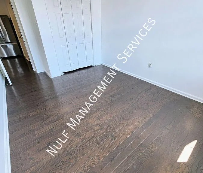 5170 Butler St #3 — Photo 3