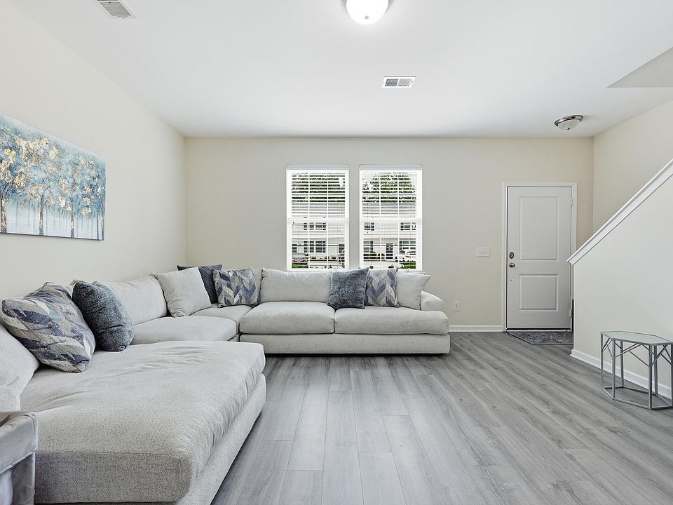 1st image of 1071 Lexi Ct