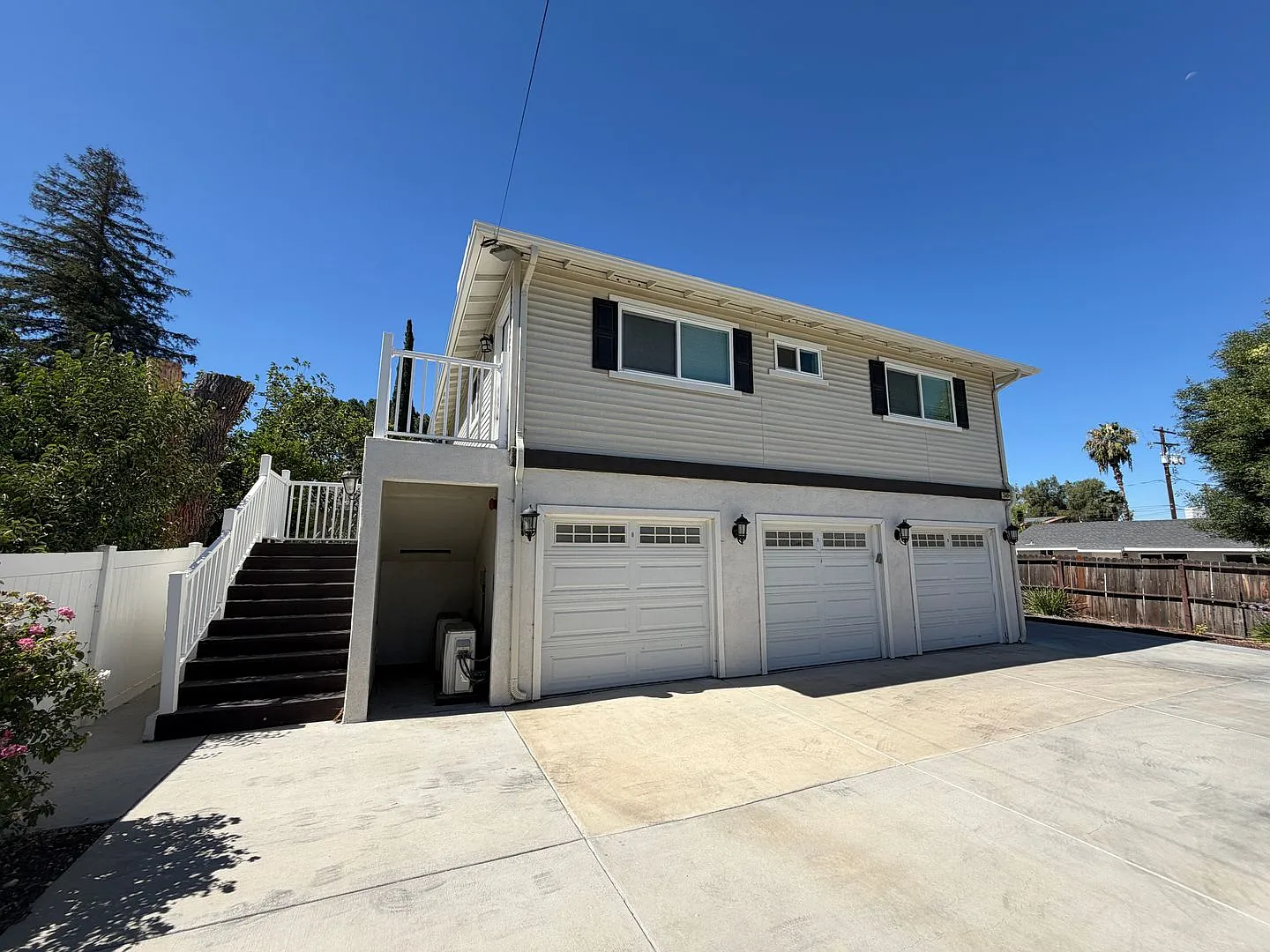 25461 Cole Street — Photo 1