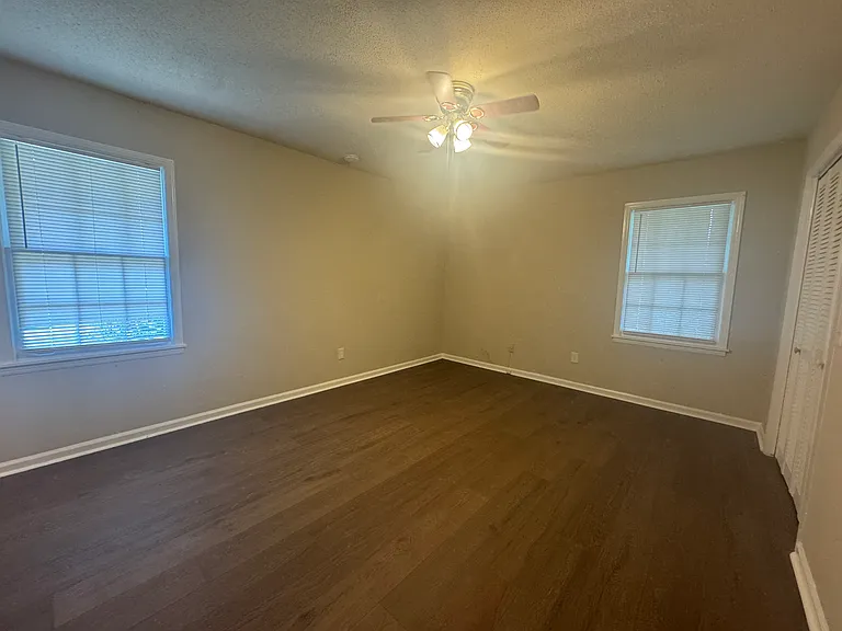 7601 Edgewater Dr — Photo 19