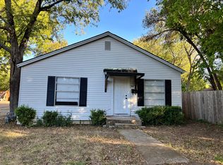 102 Anderson St, Waxahachie, TX 75165