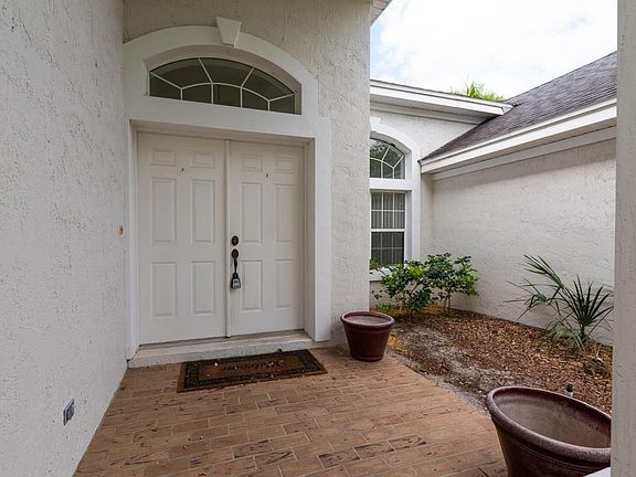 Covered Front Porch and Entry