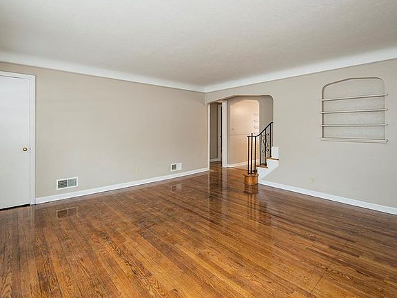 5th image of 12014 Oak Park Blvd
