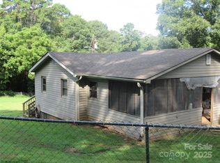 1000 Jl Tyson Dr, Gastonia, NC 28056