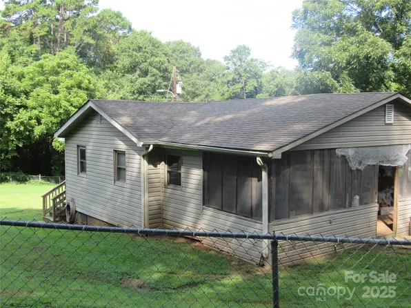 1000 Jl Tyson Dr, Gastonia, NC 28056