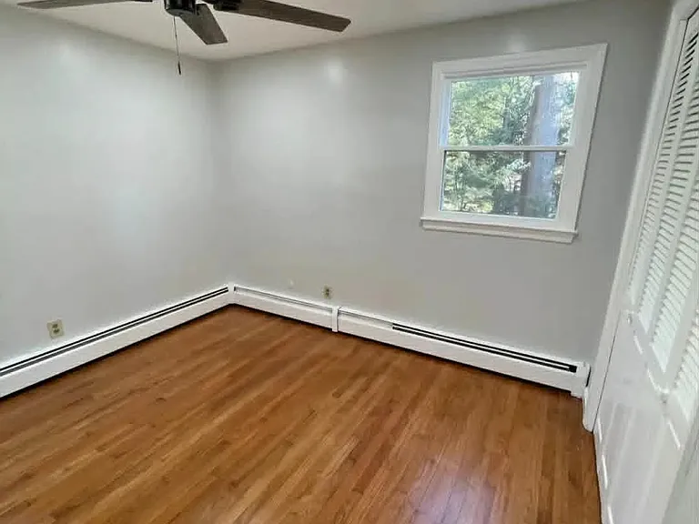 3 Victoria Dr — Photo 9