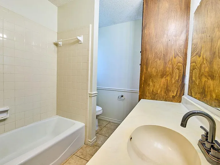 1105 Stratford Cv — Photo 26