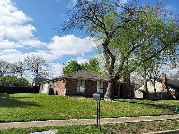 3rd image of 2806 Churchill Way