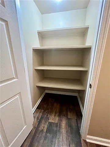 112 Havana St #B — Photo 11