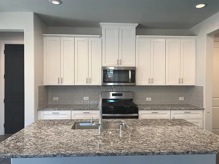 588 Hutchinson Ln — Photo 3