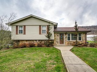 1742 Lester Flatt Rd, Sparta, TN 38583