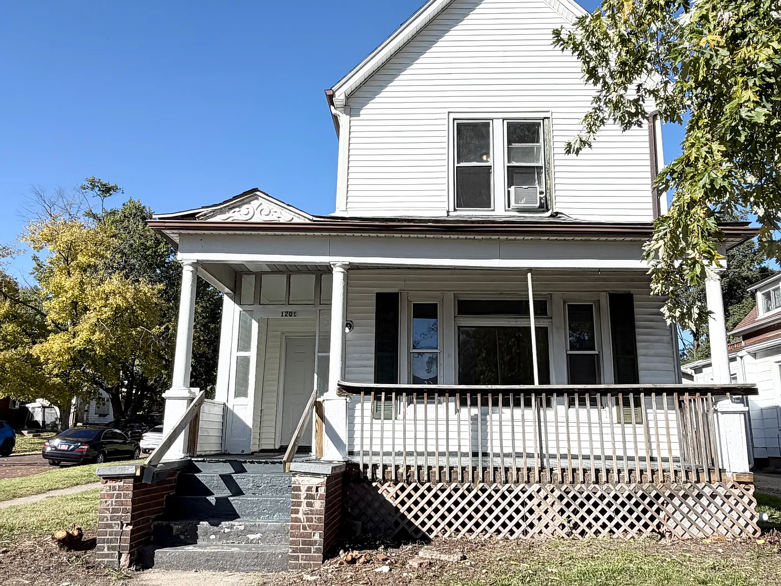 5 bed, 1800 sqft, $1,750 — Photo 1