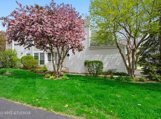 423 Country Lane Ct #423, Wauconda, IL