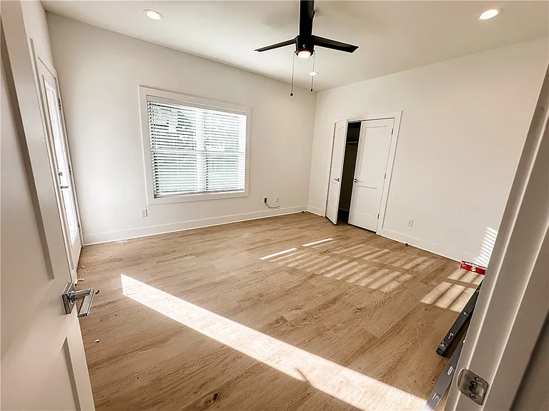 1307 Bayou Woods Dr — Photo 6