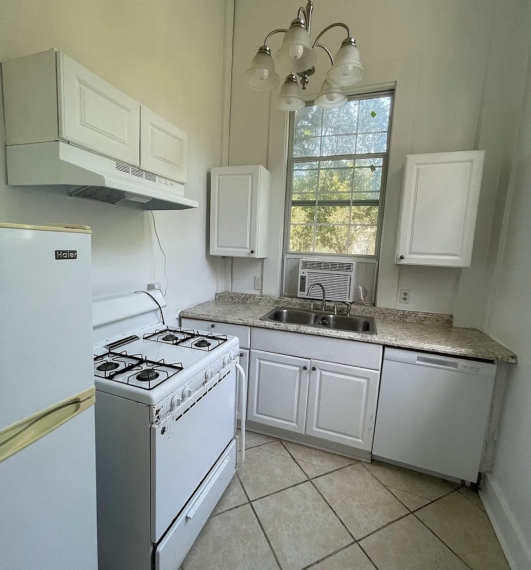 3222 Prytania St — Photo 1