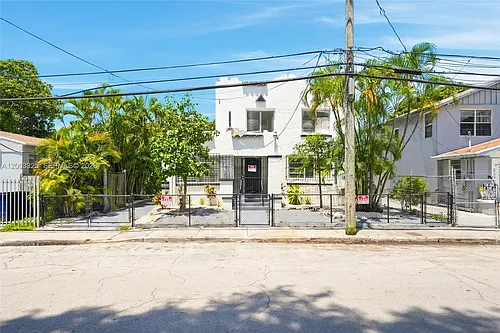 127 NW 9th Ave #11 Photo 1