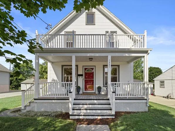 1327 13th AVENUE, Grafton, WI 53024