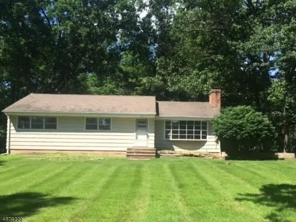 86 Bernard St, Branchburg, NJ 08876