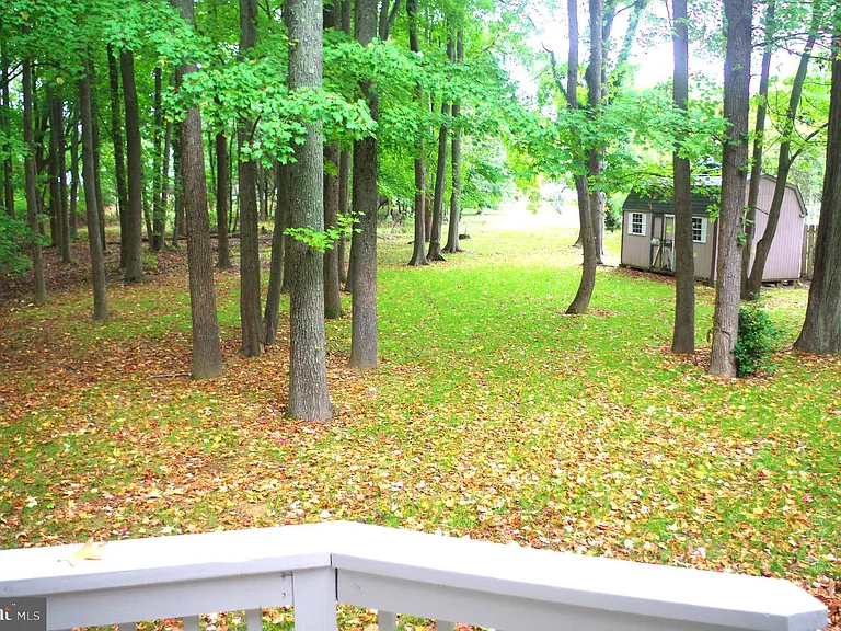 812 Petinot Pl — Photo 18