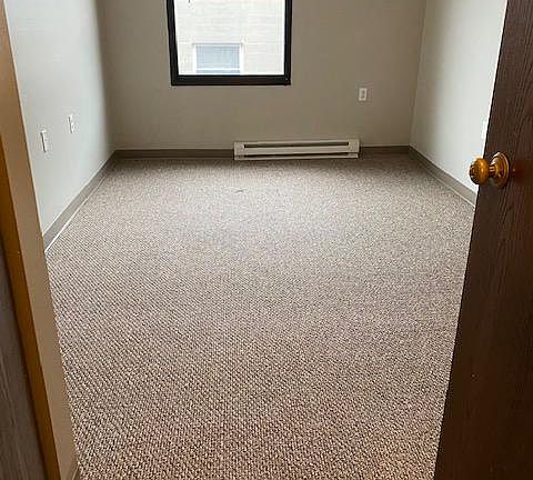3rd image of 2201 N Cambridge Ave #500