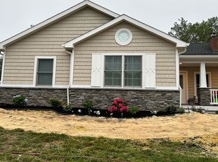 56 S Nauraushaun Rd, Pearl River, NY 10965