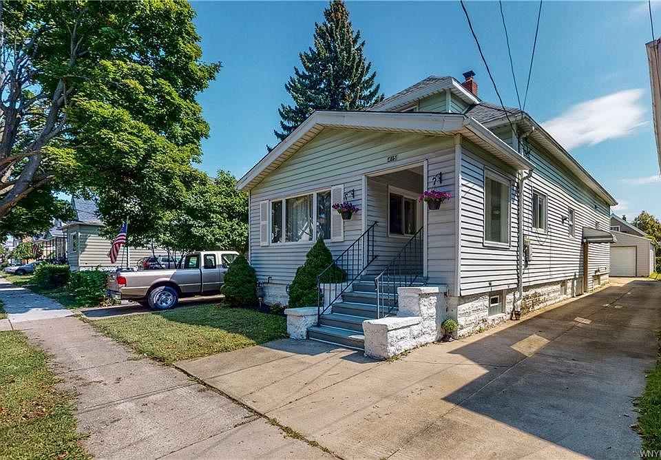 1st image of 415 Willett St