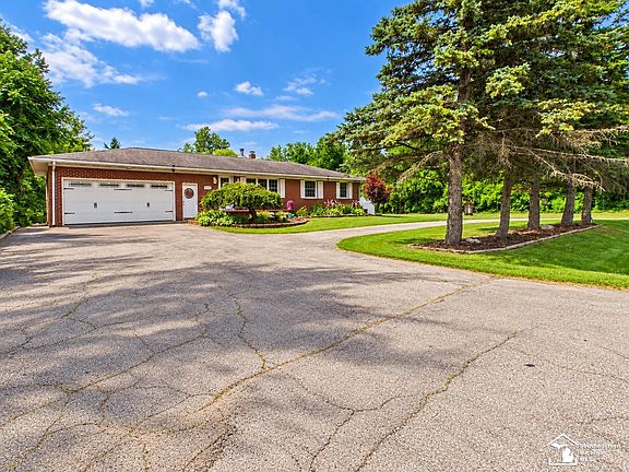 2nd image of 3183 Bluebush Rd