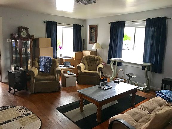 5th image of 1348 Louis St