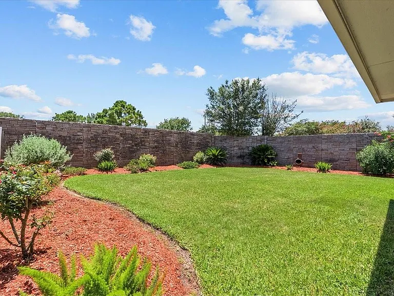 202 Pebble Walk Ln — Photo 26