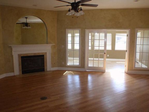 3rd image of 8 Indian Bayou Dr