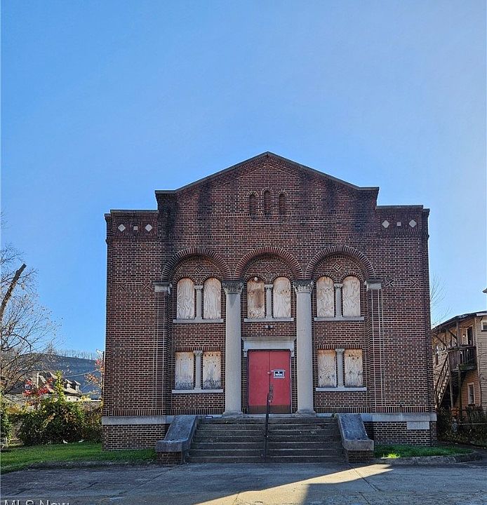 1st image of 608 N 5th St