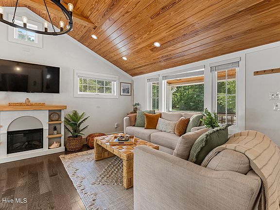5th image of 206 Graystone Road