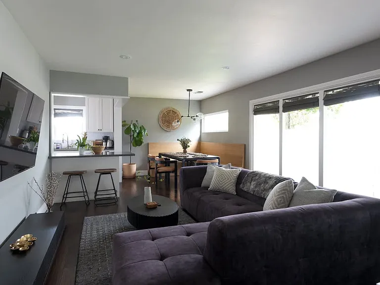 Lindblade St — Photo 3