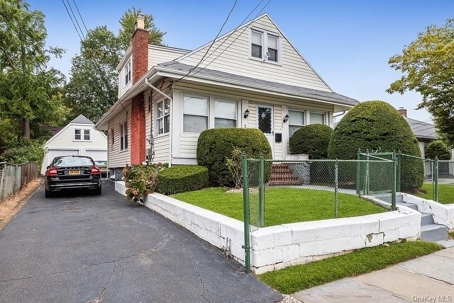 1st image of 621 S 9th Ave