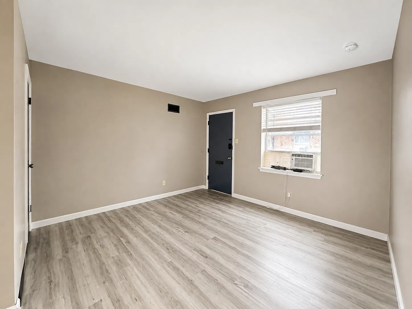 3100 Arsenal St — Photo 3
