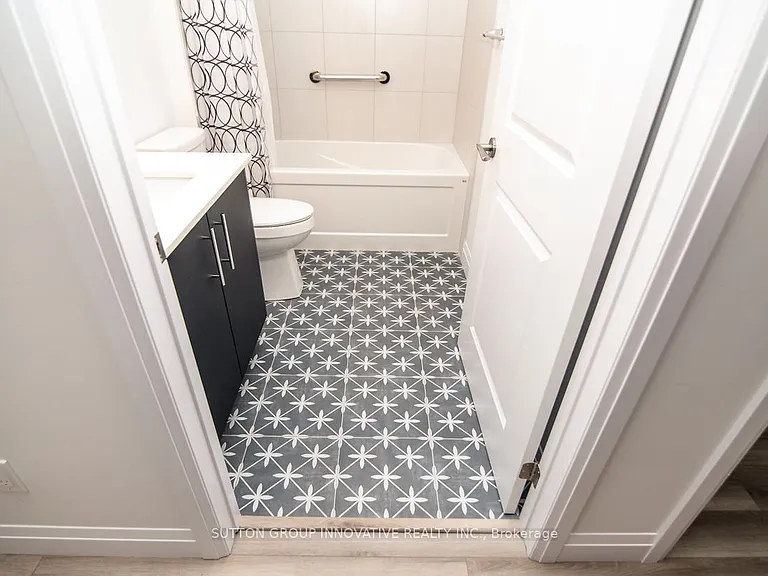 153 Wilson St W #105 — Photo 36